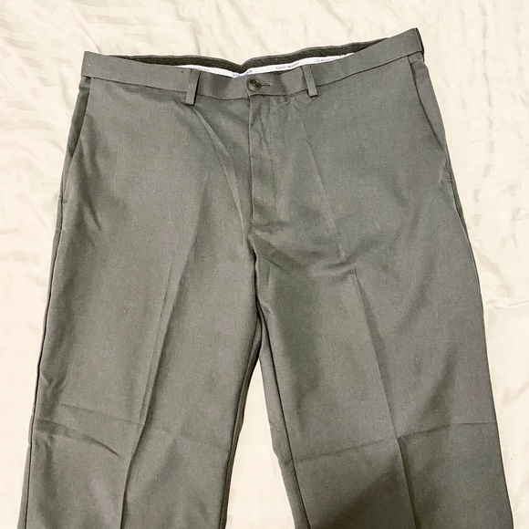 40x29 Haggar Men’s Dress Pants - Picture 3 of 7